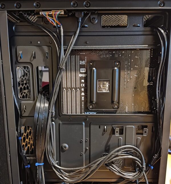 Gaming PC R5-2600/RX 580